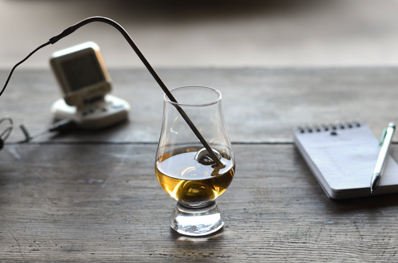 measuring whiskey temperature with balls of steel