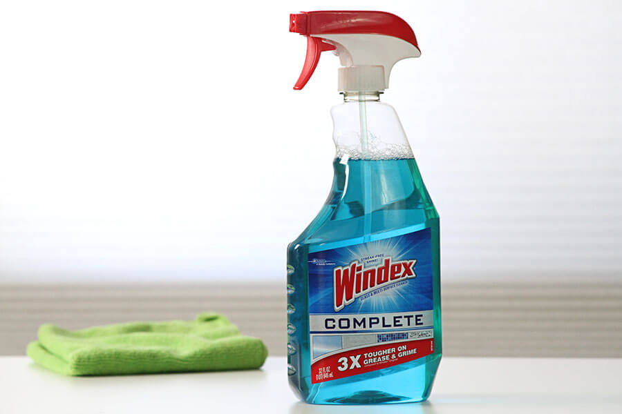 windex glass cleaner
