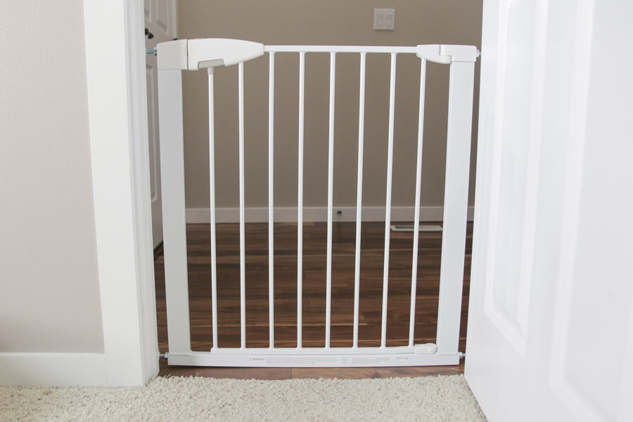 Munchkin baby gate - tension mounted