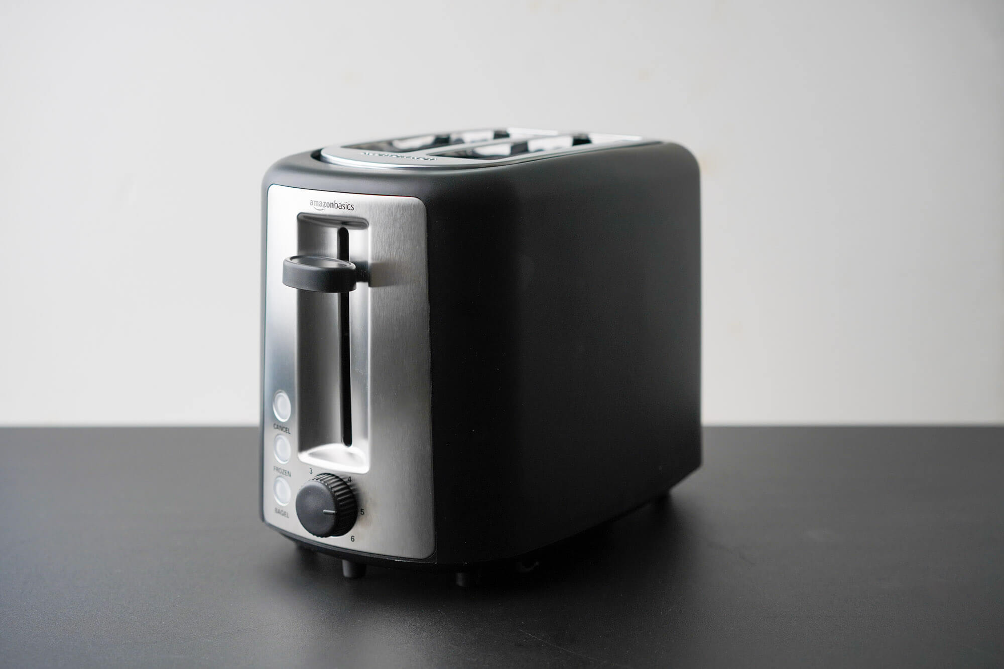 Amazon Basics - 2 slice toaster