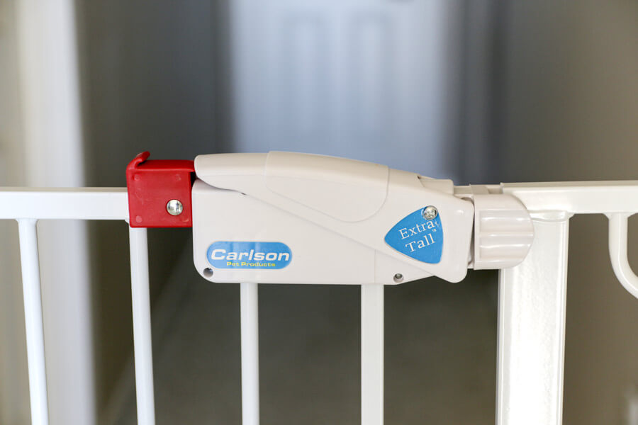 Carlson pet gate locking mechanism