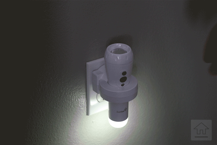 Ivation GIF of auto-switching light