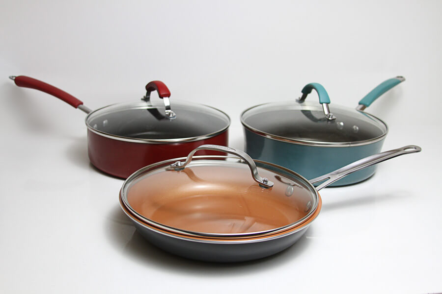 group shot of Rachel Ray, Gotham Steel, and Faberware pans