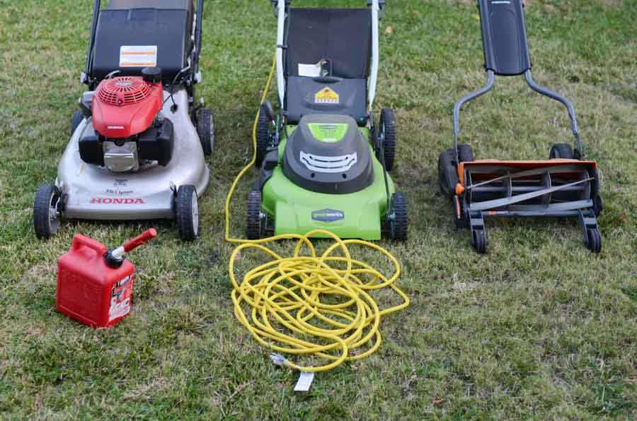 gas vs electricity vs manual mowers