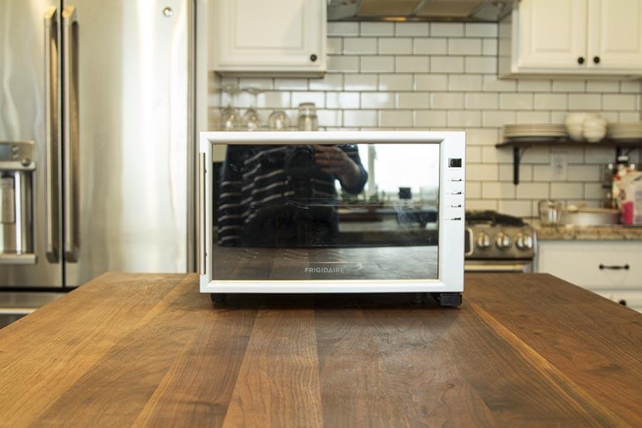 Frigidaire - eight bottle wine cooler