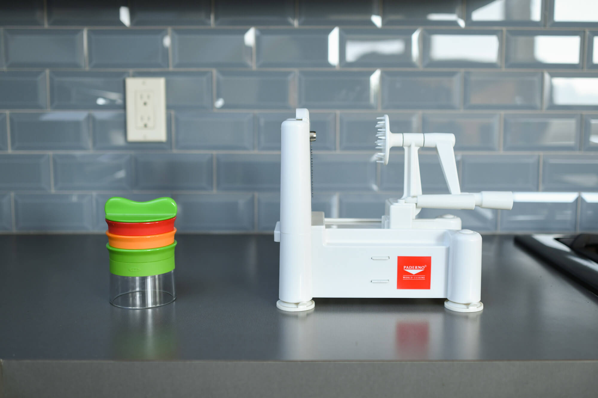 handheld vs. countertop spiralizer