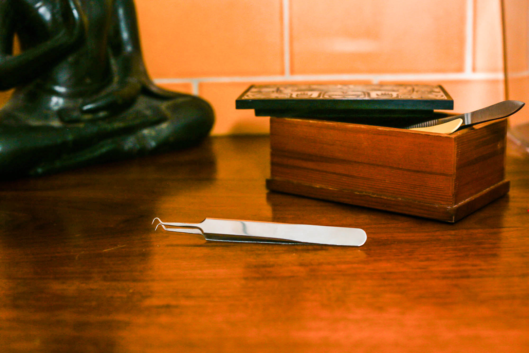 Fixbody on wood background