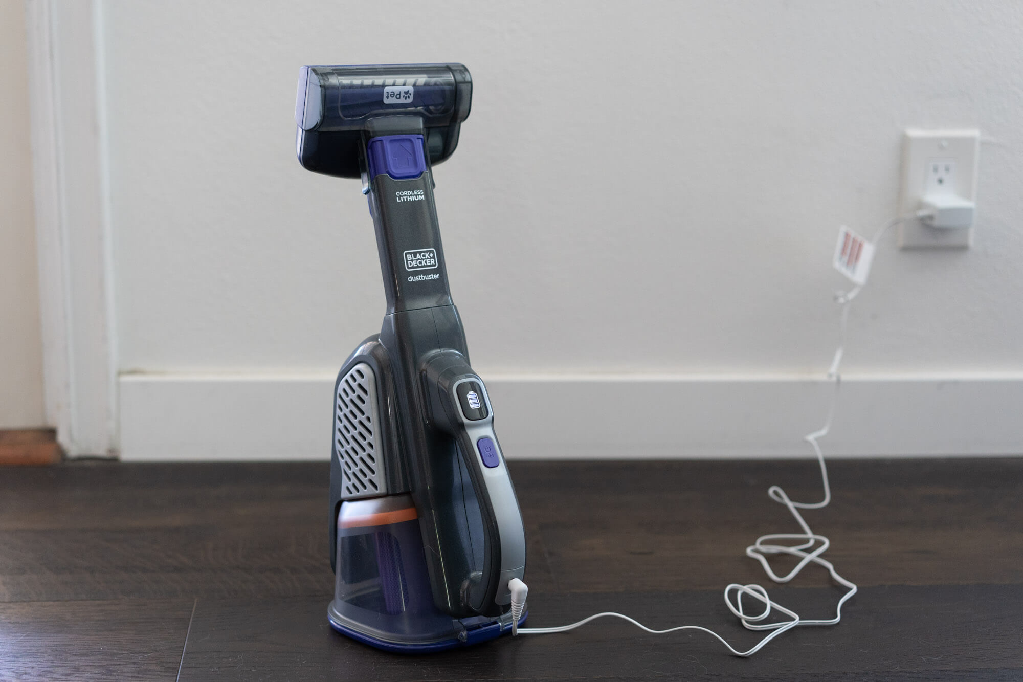 Black Decker - handheld pet vacuum