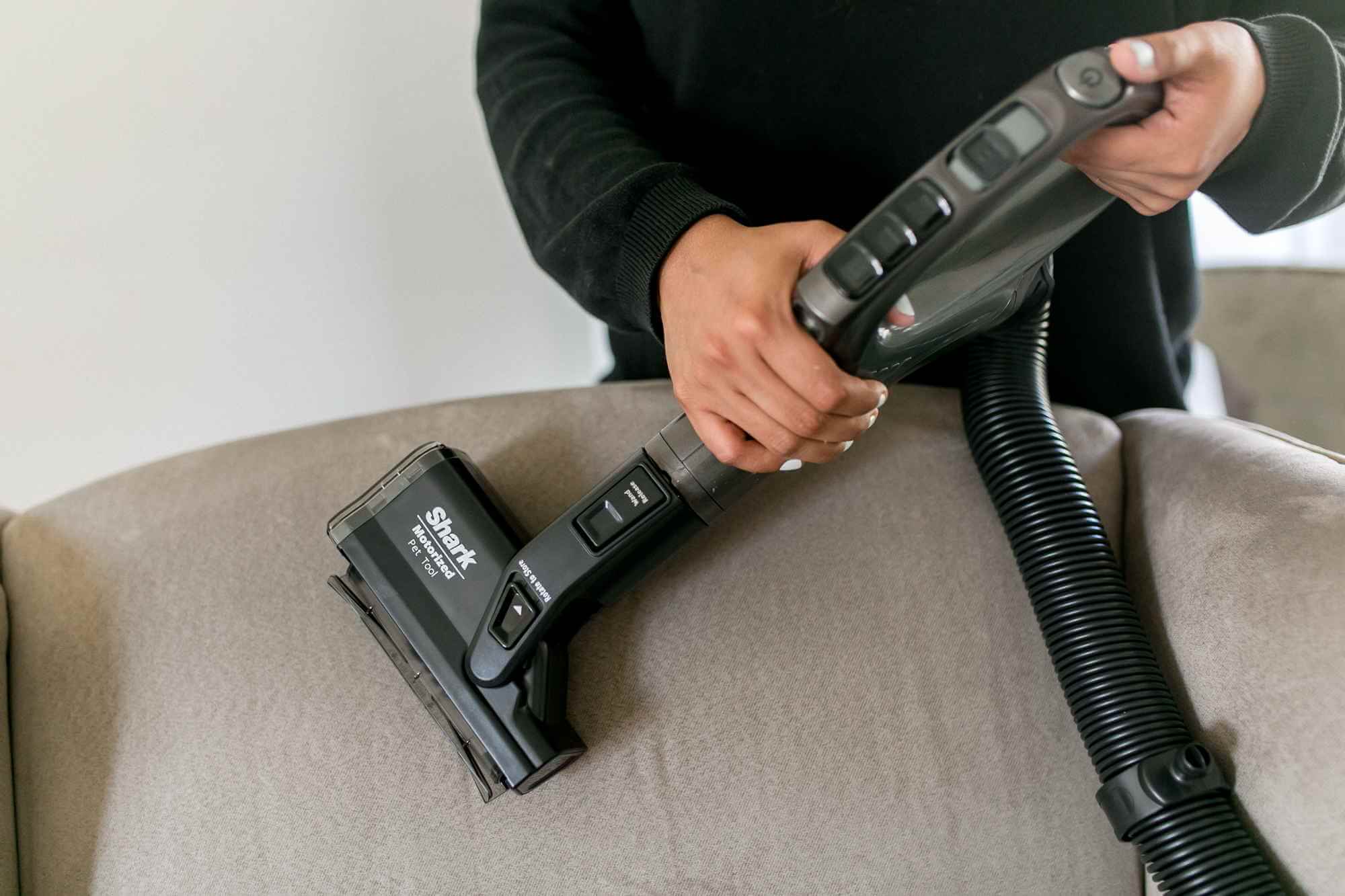 Small motorized brush accessory