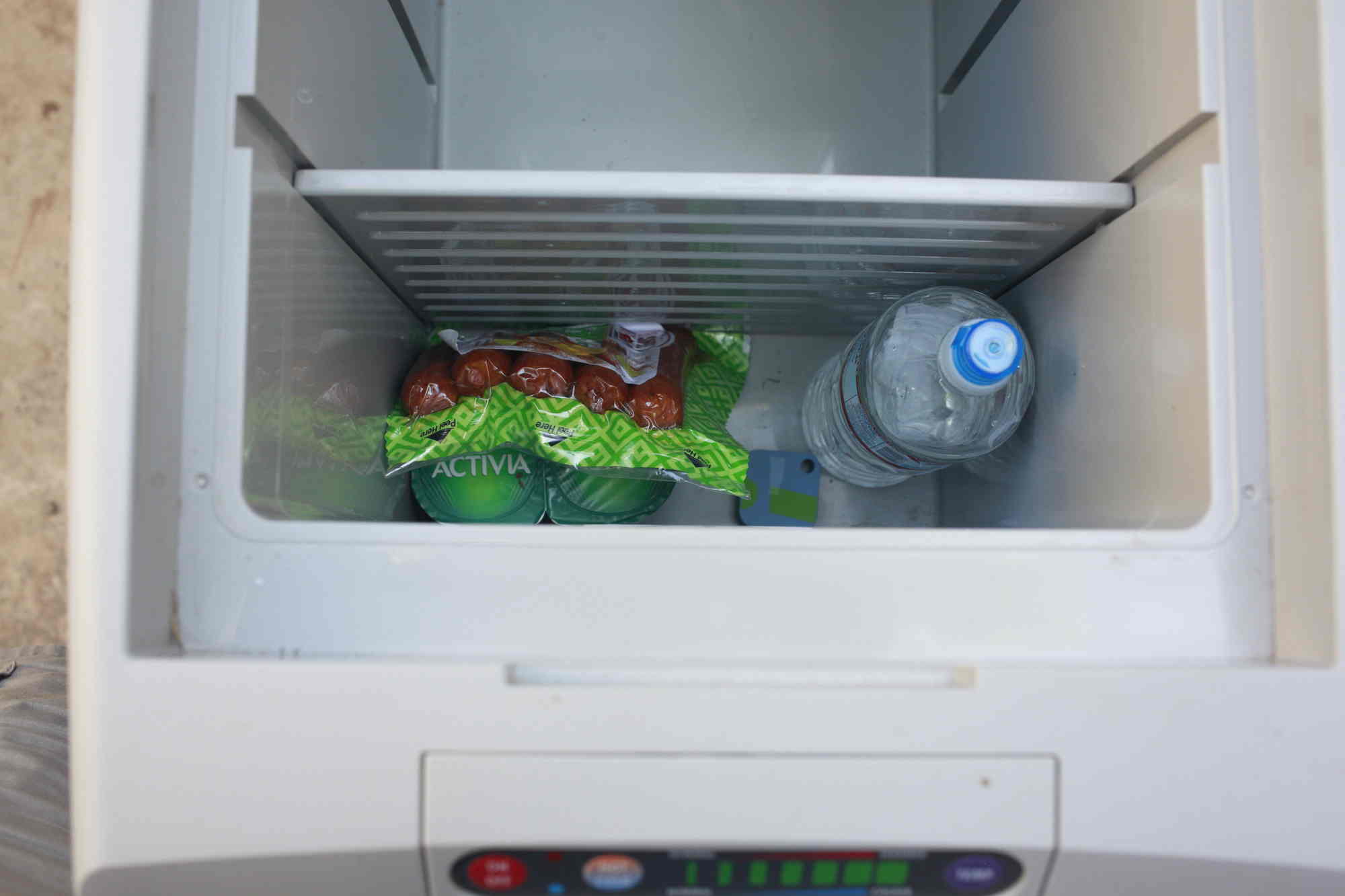 Testing performance with a water bottle, yogurt and sausages
