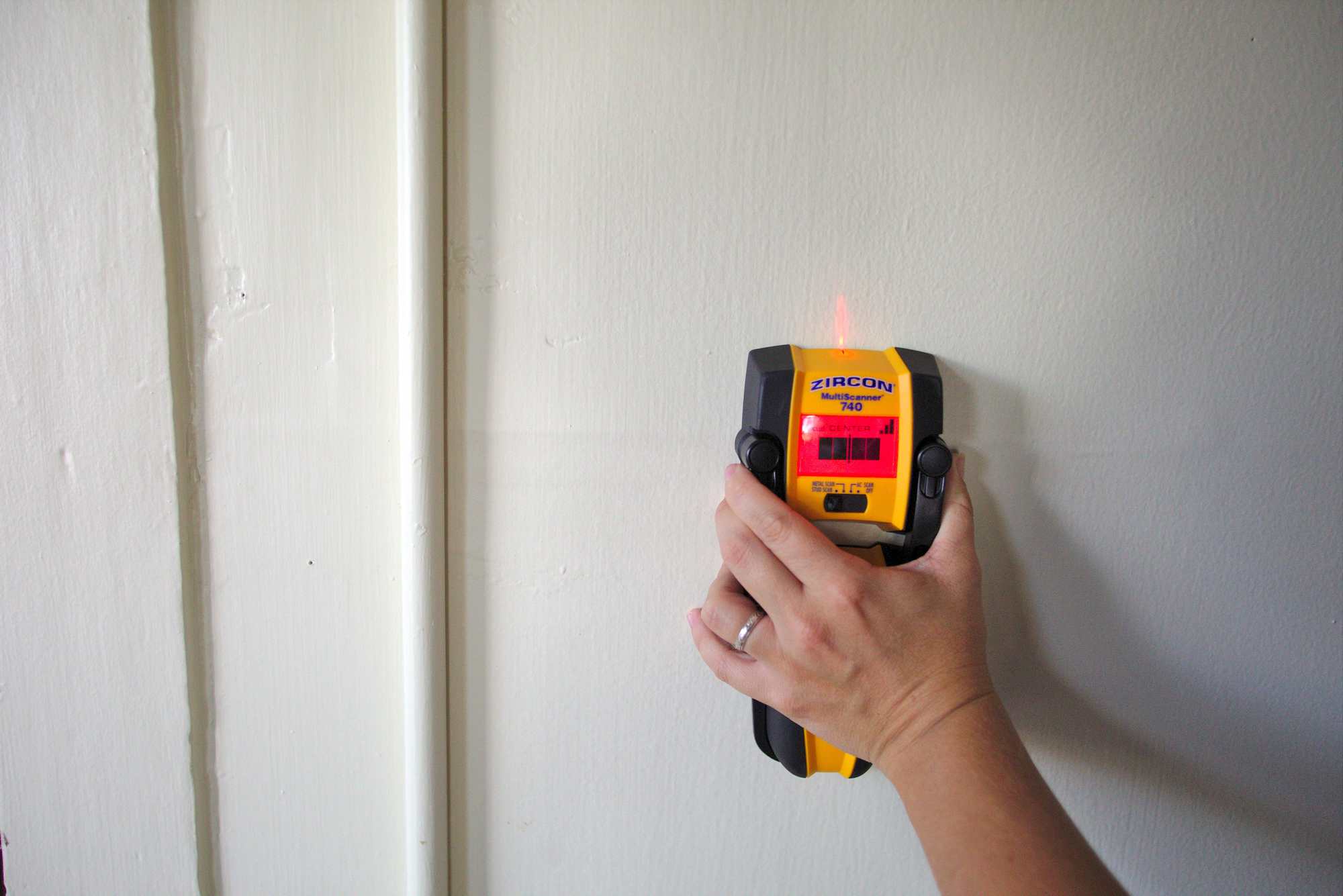 Test on a plaster wall