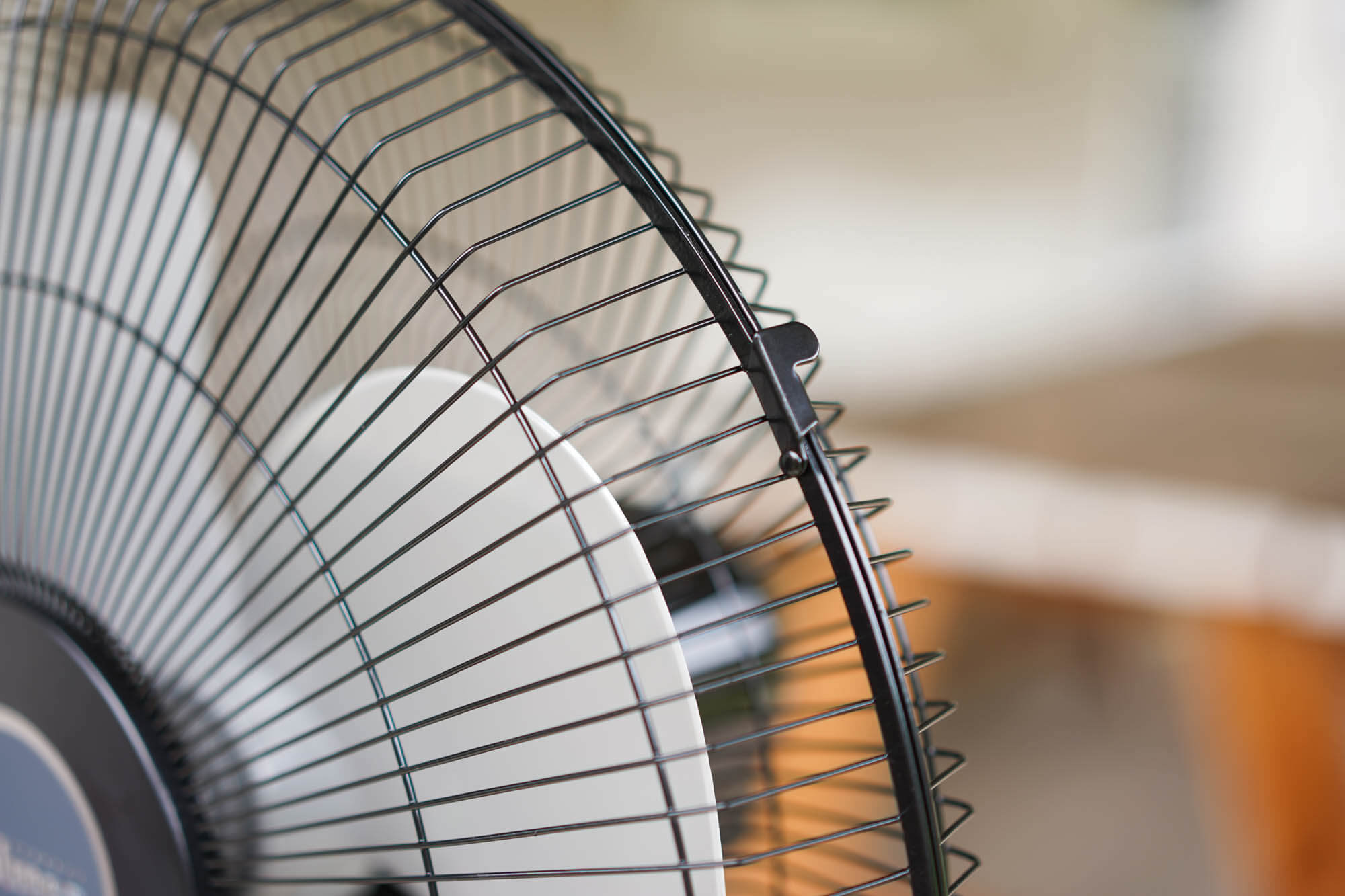 front fan grill latches