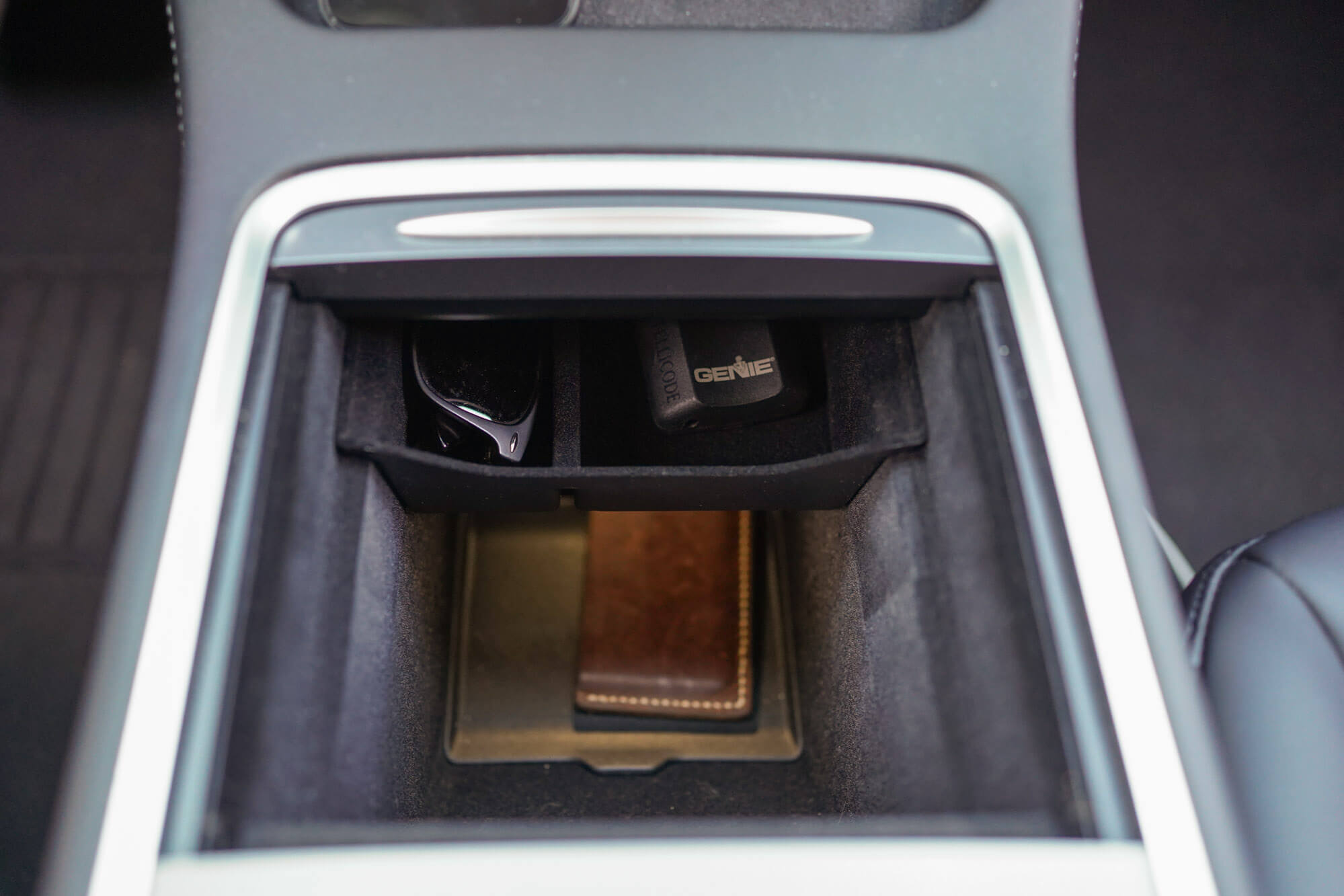 Basenor - Tesla sliding center console tray