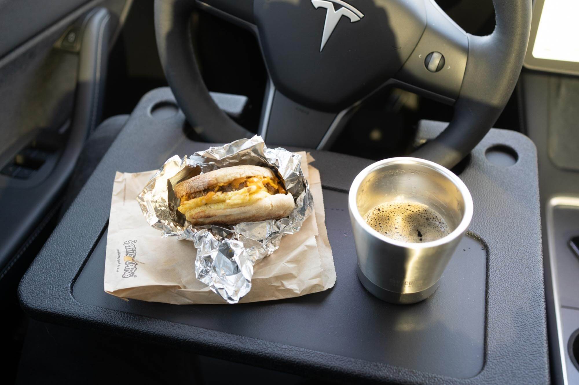 CarQiWireless - Tesla steering wheel tray