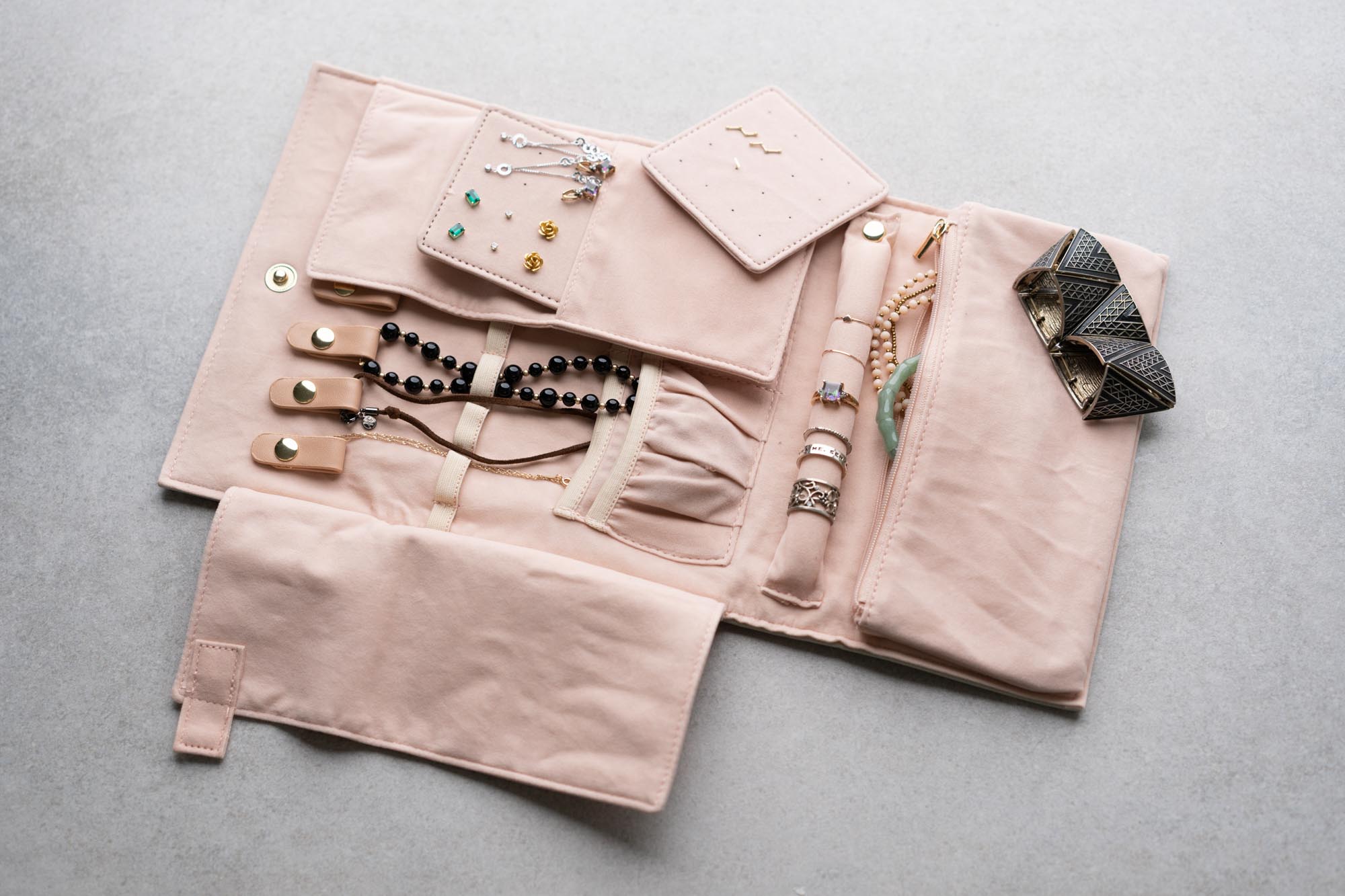 Becko jewelry organizer roll