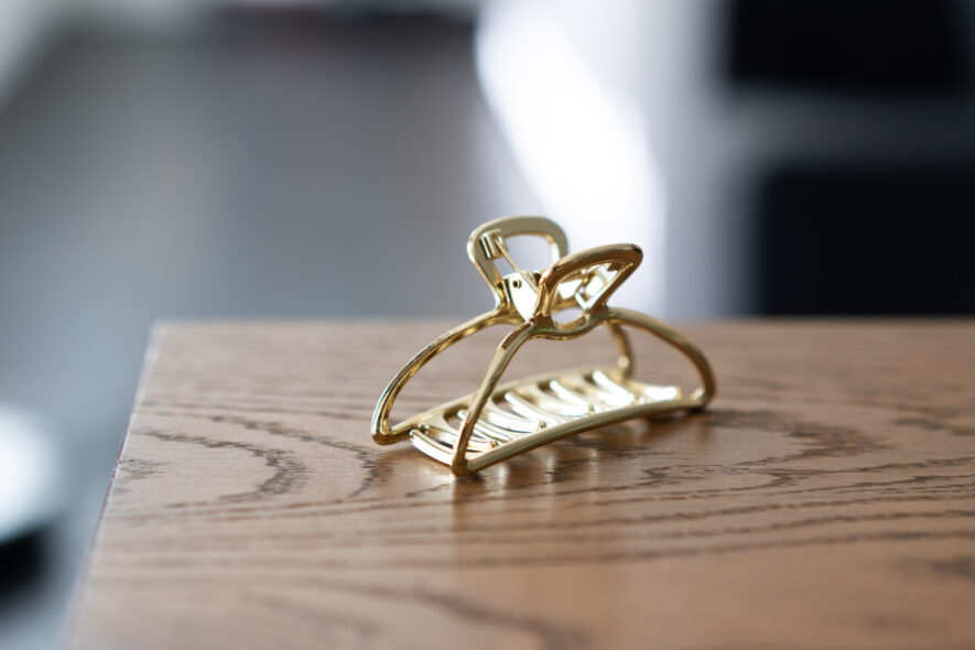 Kitsch metal hair clip