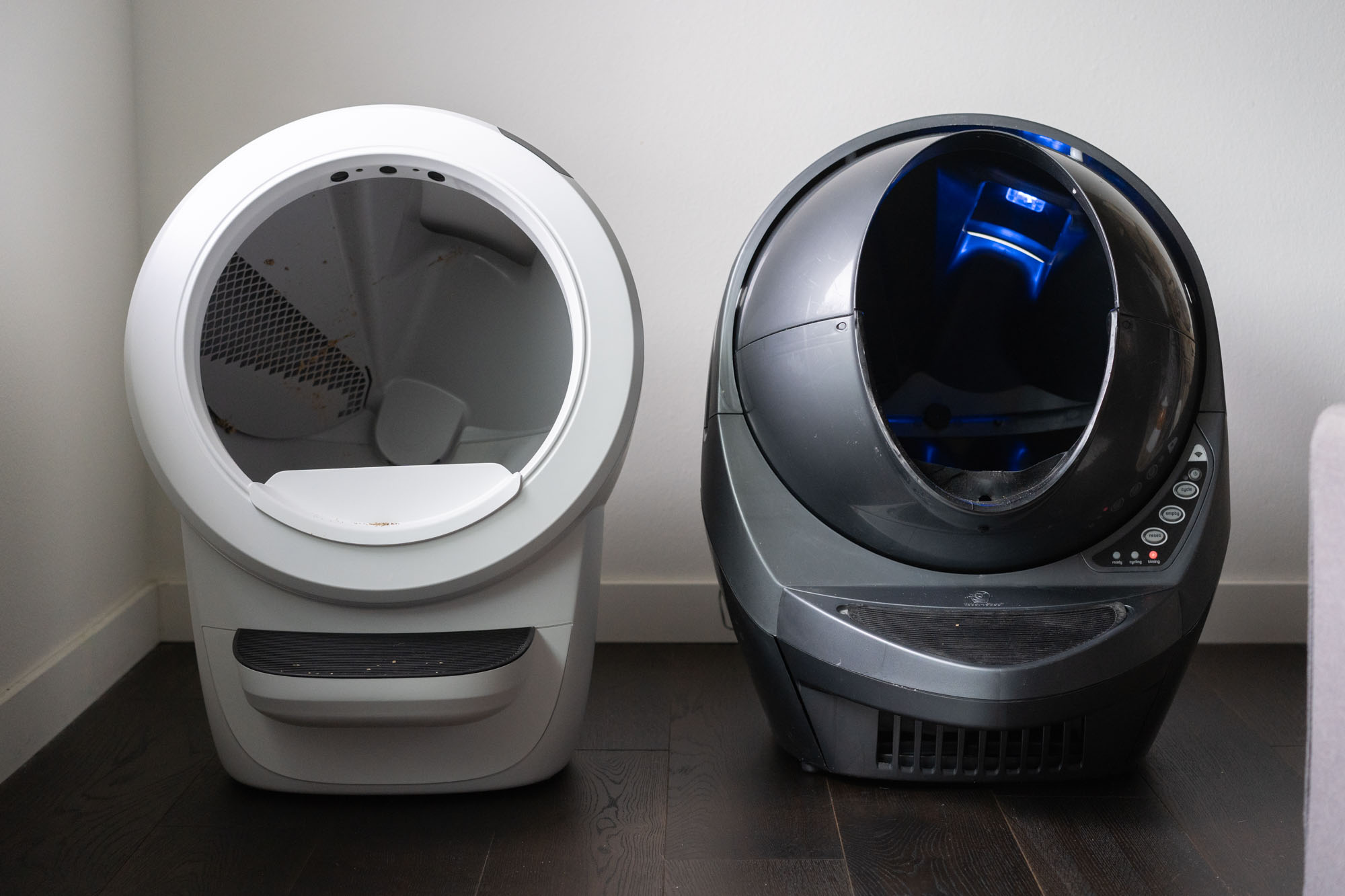 Litter-Robot 4 next to Litter-Robot 3 Connect